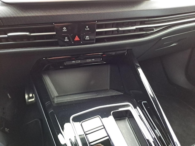 Volkswagen Golf 1.5 eTSI DSG R-Line