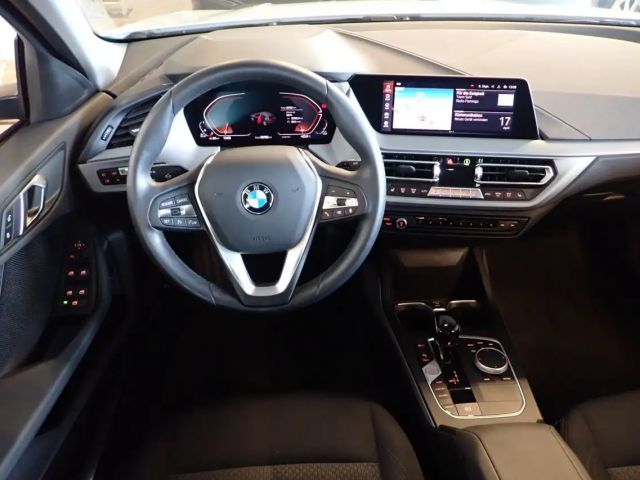 BMW 120 120d Sedan xDrive