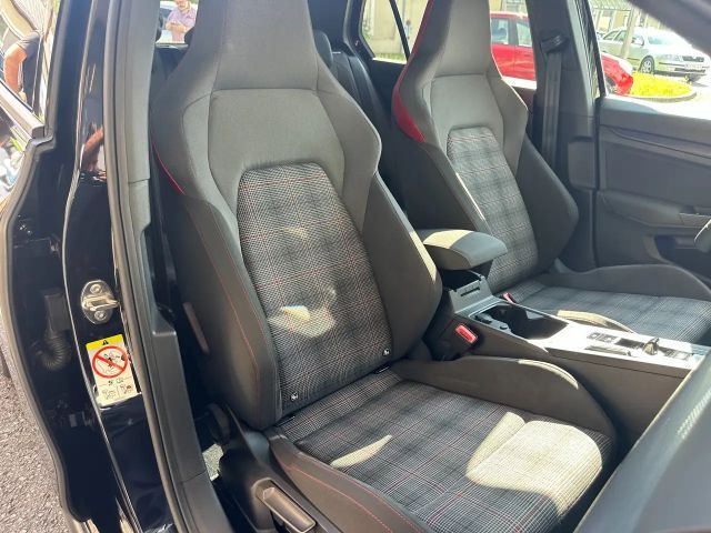 Volkswagen Golf DSG GTI