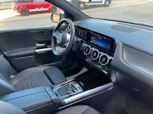 Mercedes-Benz B 180 B 180 d