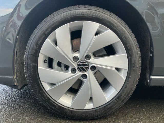 Volkswagen Golf 2.0 TDI DSG Style Variant