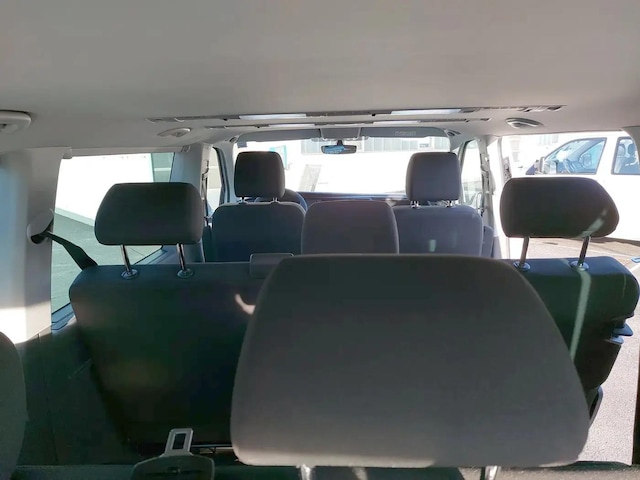 Volkswagen Caravelle 2.0 TDI T6