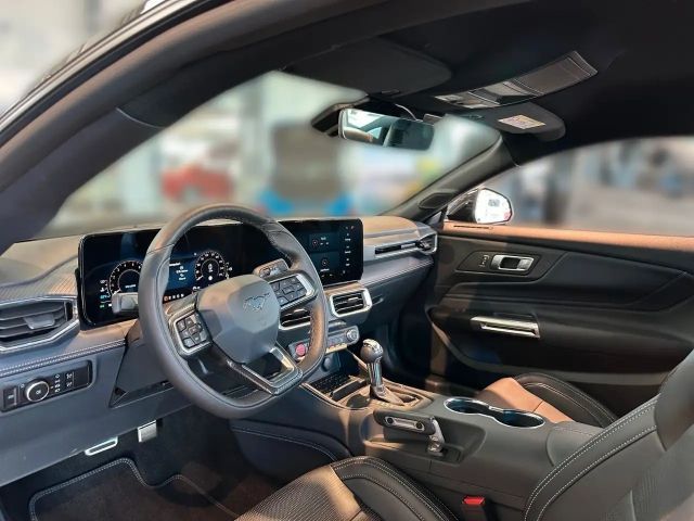 Ford Mustang Fastback GT 5.0 V8