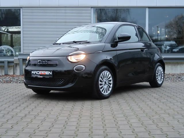 Fiat 500e MY23 Navi Carplay/Android Auto JBL *Allwetterreife