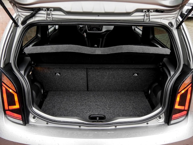 Volkswagen up! Active