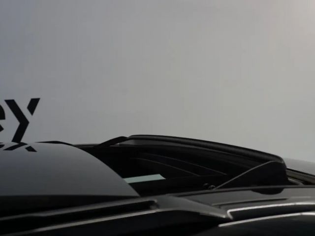 Land Rover Defender 110 AWD D300