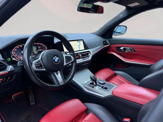 BMW 320 320i M-Sport Sedan