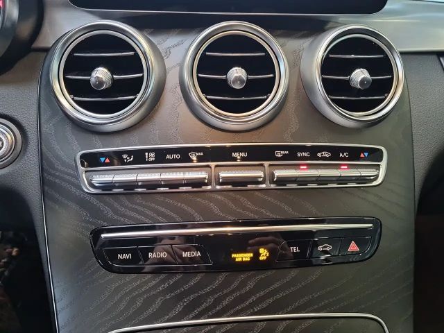 Mercedes-Benz C 200 AMG Line Cabriolet