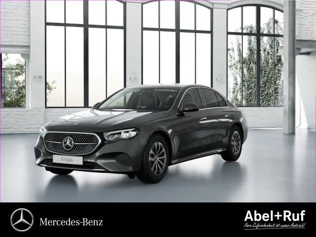 Mercedes-Benz E 200 AVANTGARDE Sedan