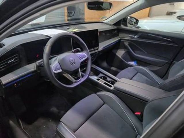 Volkswagen Passat 1.5 eTSI Business DSG