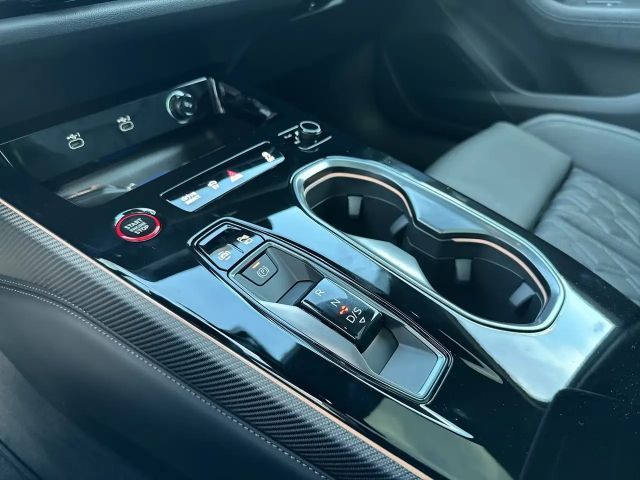 Audi A6 e-tron Quattro