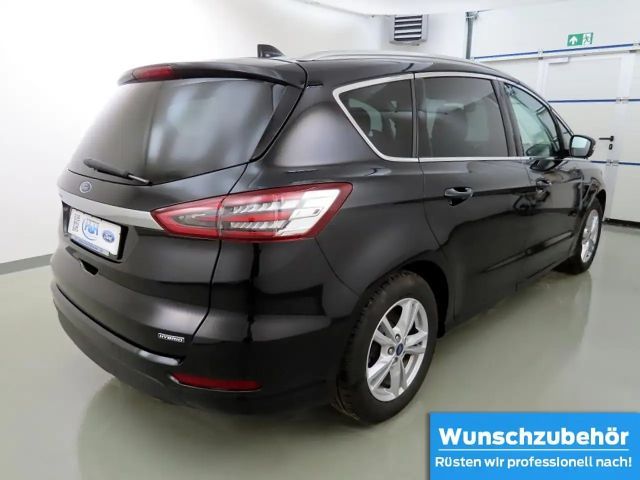 Ford S-Max Titanium