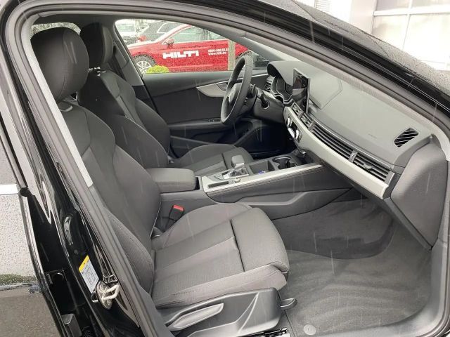 Audi A4 35 TFSI Avant S-Tronic
