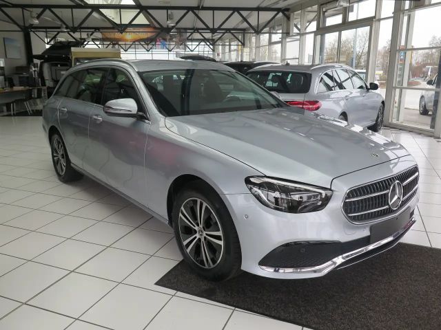 Mercedes-Benz E 220 AVANTGARDE E 220 d Estate