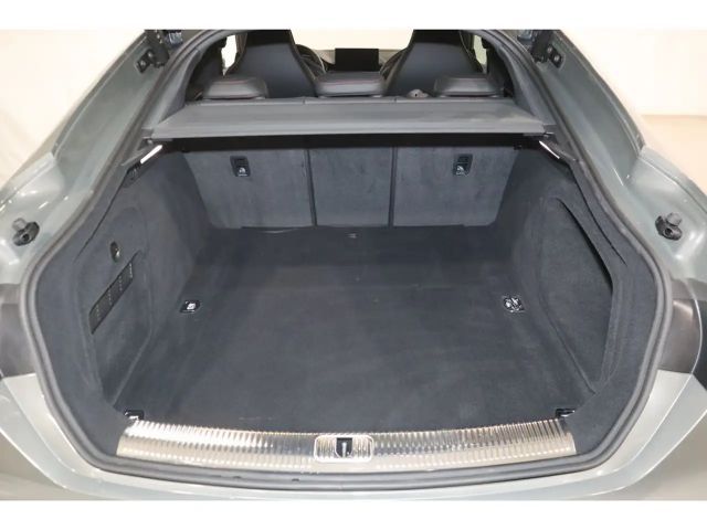 Audi A4 40 TDI Avant S-Line