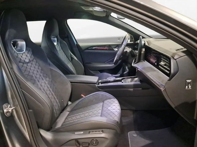 Volkswagen Passat 4Motion DSG R-Line