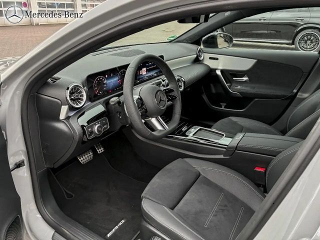 Mercedes-Benz A 180 AMG Line