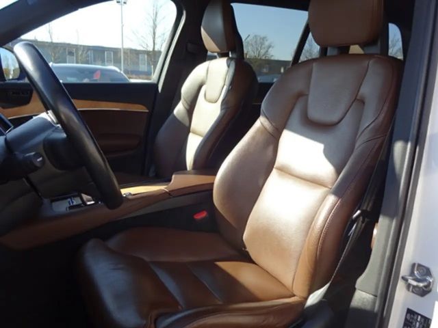 Volvo XC90 R-Design T8