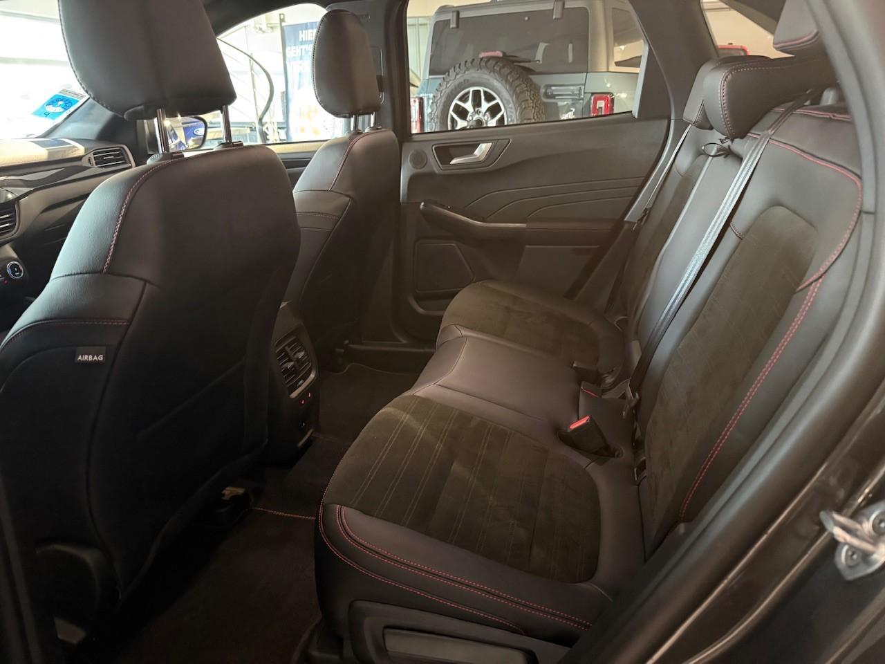 Ford Kuga Plug in Hybrid ST Line X