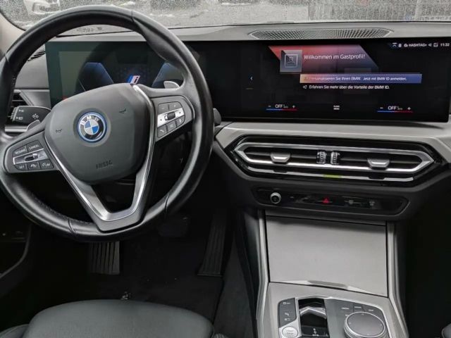 BMW 330 330e Touring