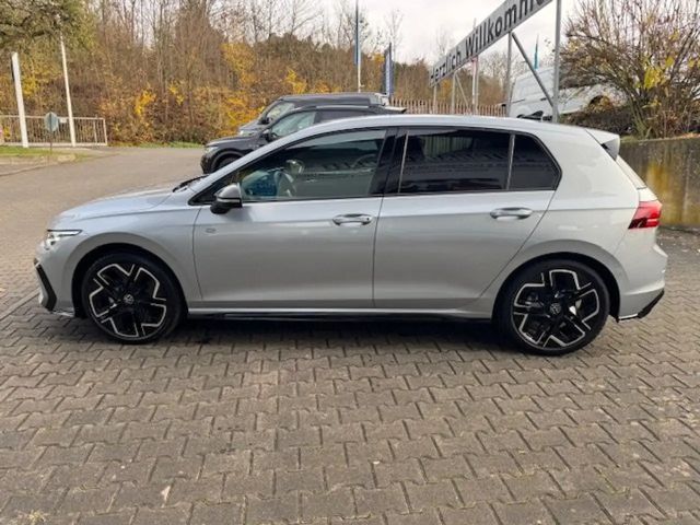 Volkswagen Golf 1.5 TSI R-Line