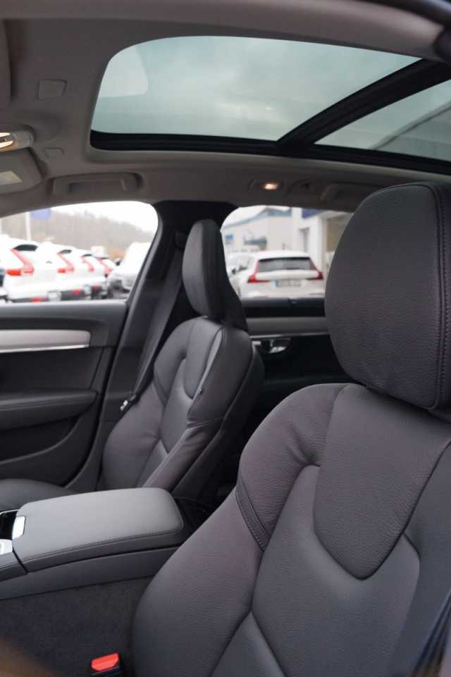 Volvo V90 AWD Dark Plus T6