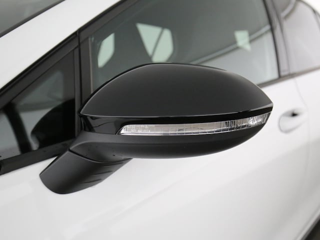 Volkswagen Golf 1.5 eTSI DSG Golf VIII R-Line