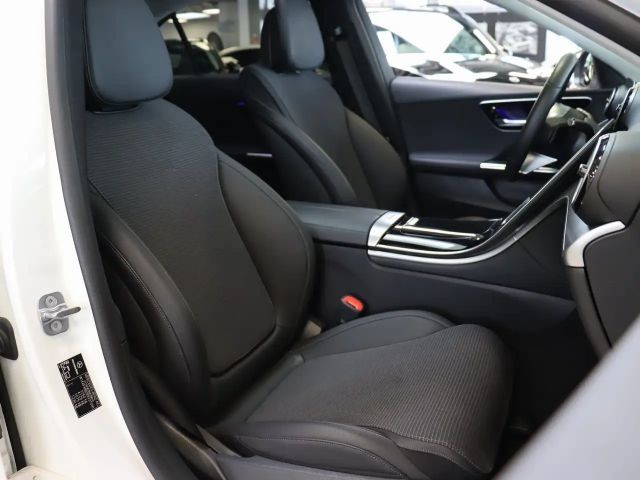 Mercedes-Benz C 180 AVANTGARDE Sedan