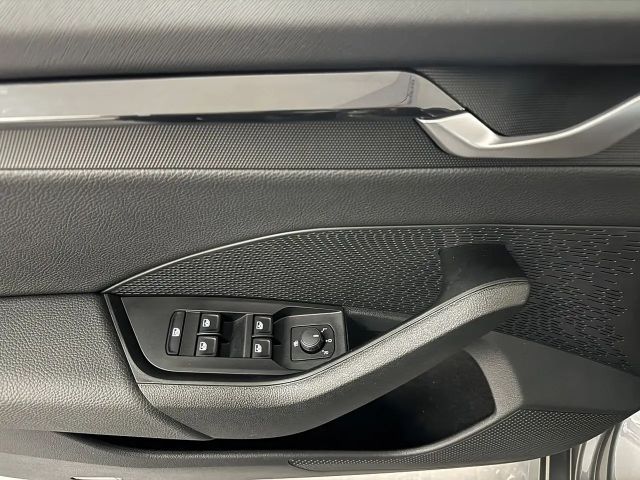 Skoda Octavia Kombi 2,0TDI *LED*AHK*Smart Link*Tempomat*Getön...