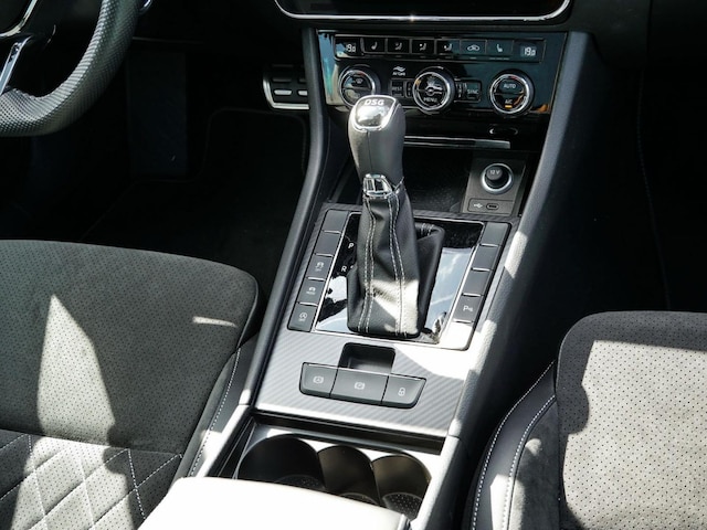 Skoda Superb 2.0 TDI Combi Sportline