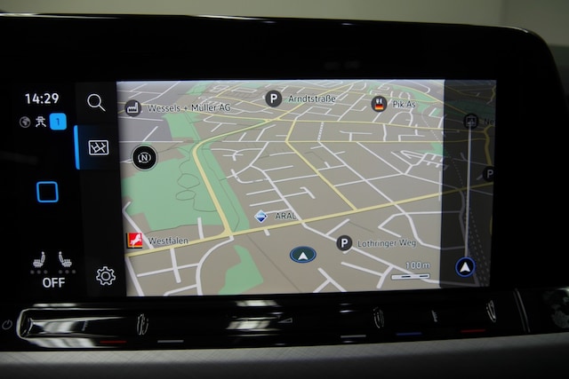 Volkswagen Golf 2.0 TDI DSG Life Variant