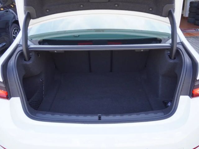 BMW 330 330i Sedan xDrive