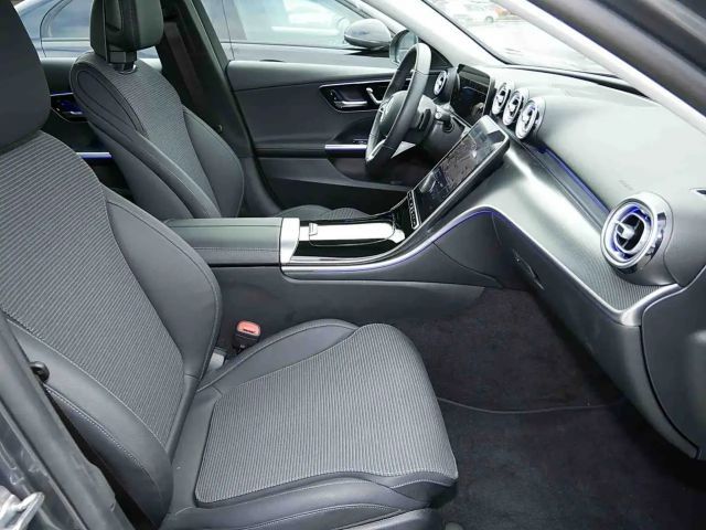 Mercedes-Benz C 200 AVANTGARDE Sedan