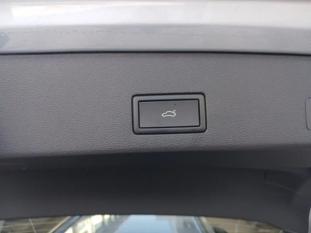 Volkswagen Golf 1.5 TSI Business Life Variant