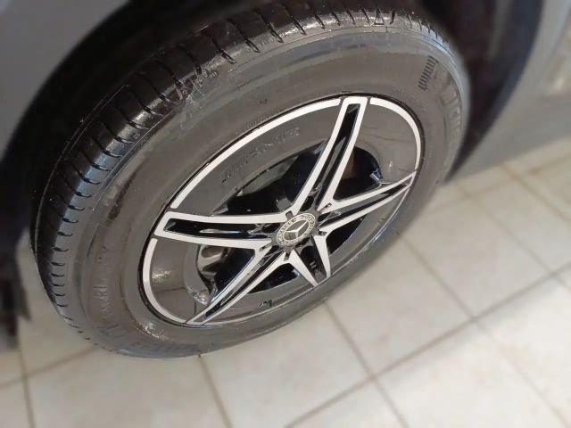 Mercedes-Benz EQB 300 4MATIC AMG Line