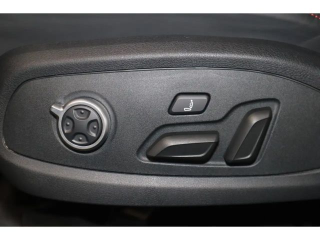 Audi A4 40 TDI Avant S-Line