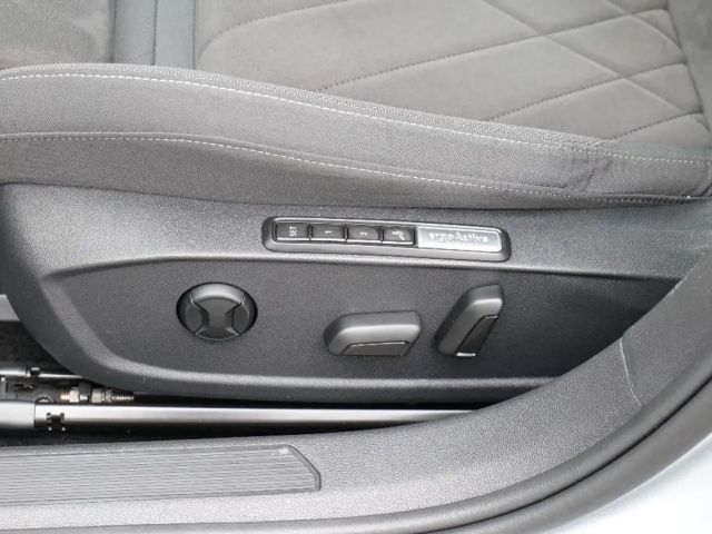 Volkswagen Golf 1.5 TSI DSG Golf VIII Style