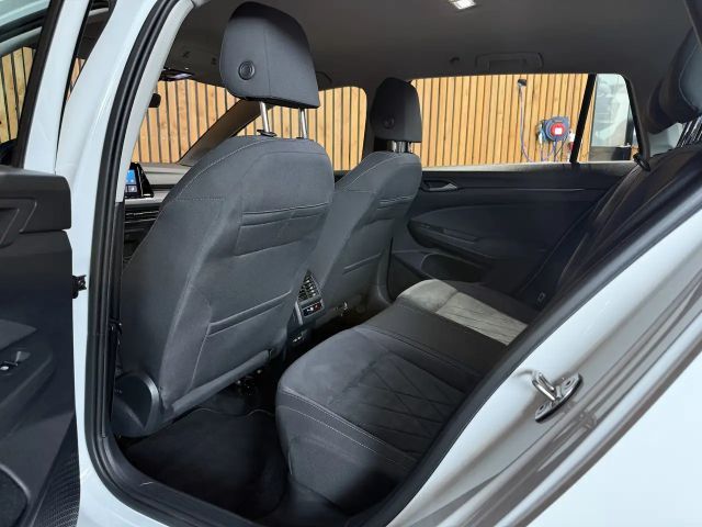 Volkswagen Golf DSG Style Variant