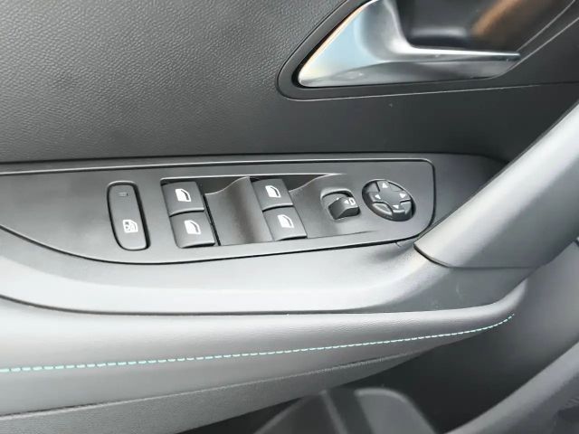Peugeot E-2008 Allure Pack