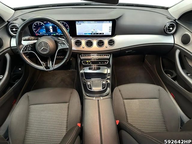 Mercedes-Benz E 300 AVANTGARDE Estate