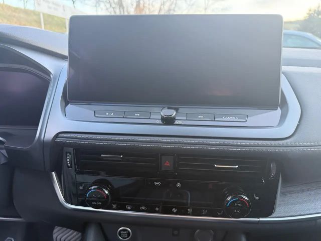 Nissan Qashqai LED, HEAD-UP, LEDER, NAVI