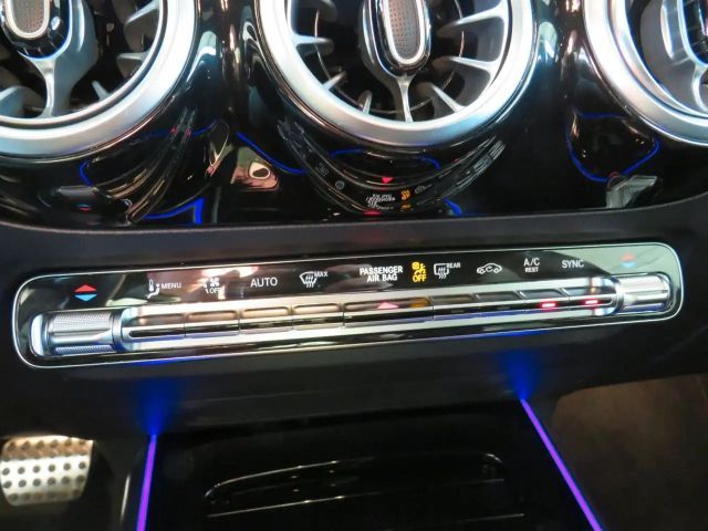 Mercedes-Benz GLA 200 AMG Line GLA 200 d