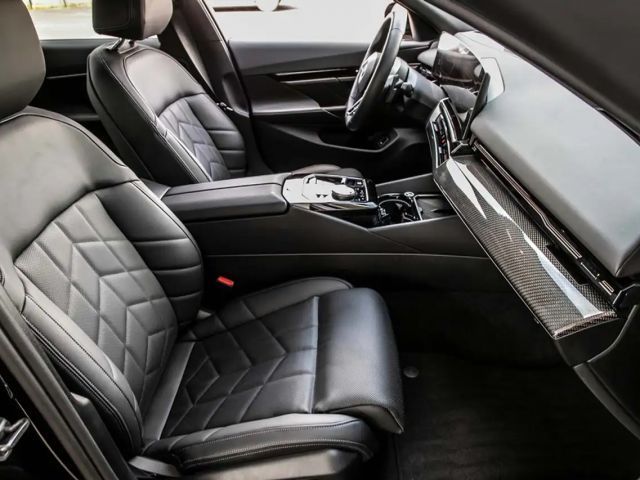 BMW 520 520i M-Sport Sedan