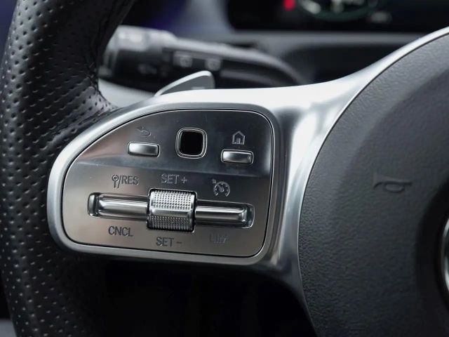 Mercedes-Benz A 250 A 250 e AMG Line