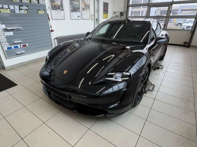 Porsche Taycan 4 Cross Turismo