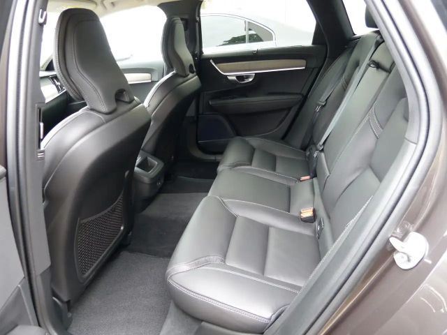 Volvo V90 Cross Country AWD Plus