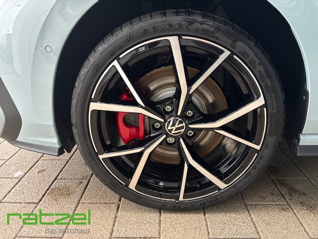 Volkswagen Golf 2.0 TSI DSG