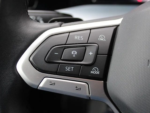 Volkswagen Golf ACT DSG Life Variant