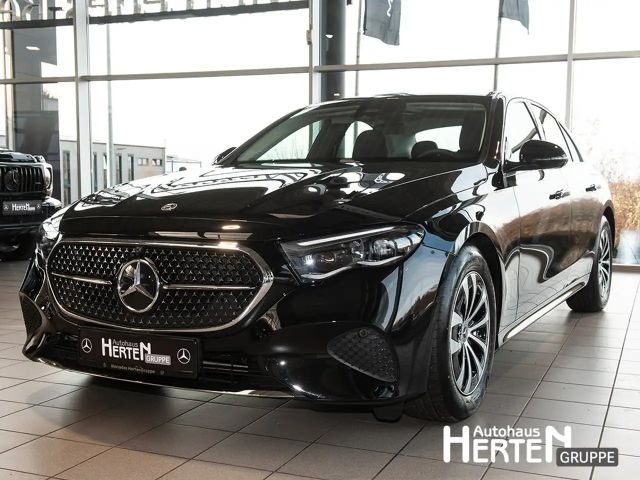 Mercedes-Benz E 220 AVANTGARDE E 220 d Sedan