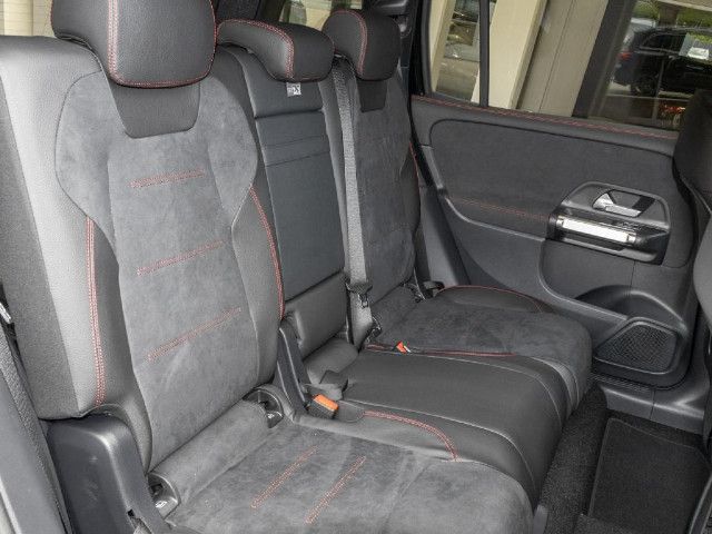 Mercedes-Benz GLB 180 